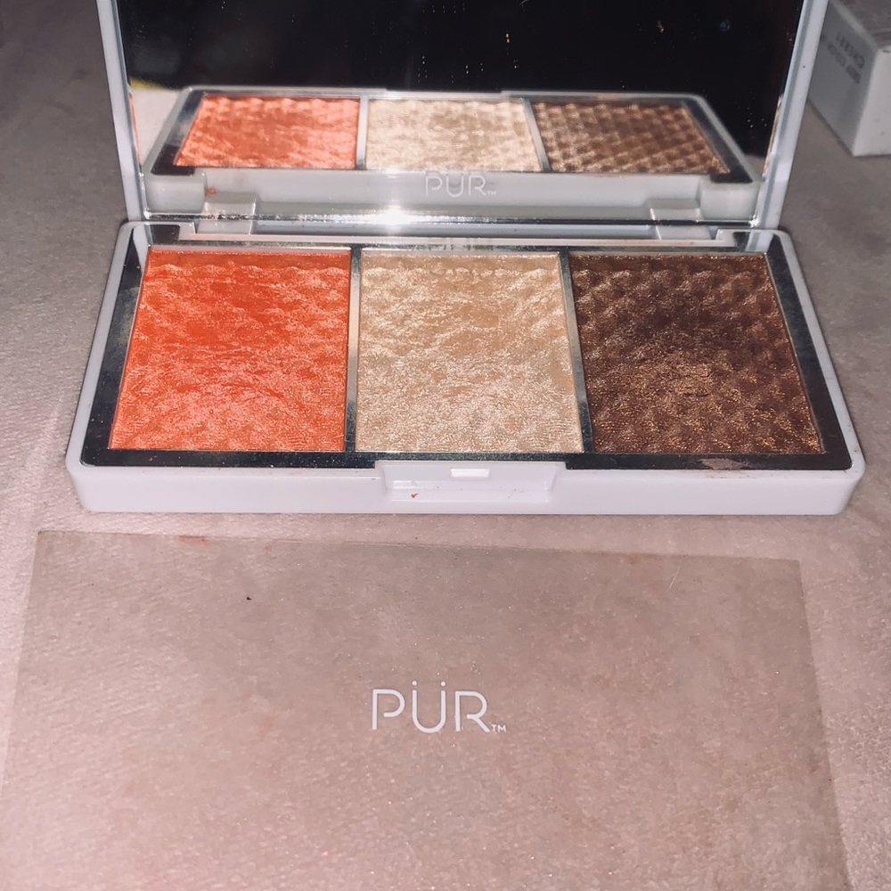 ✨👄 Makeup Bundle 👄✨ - Picture 5 of 7